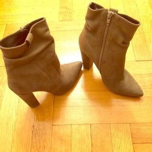 🎉SALE🎉 Steve Madden Ankle Booties